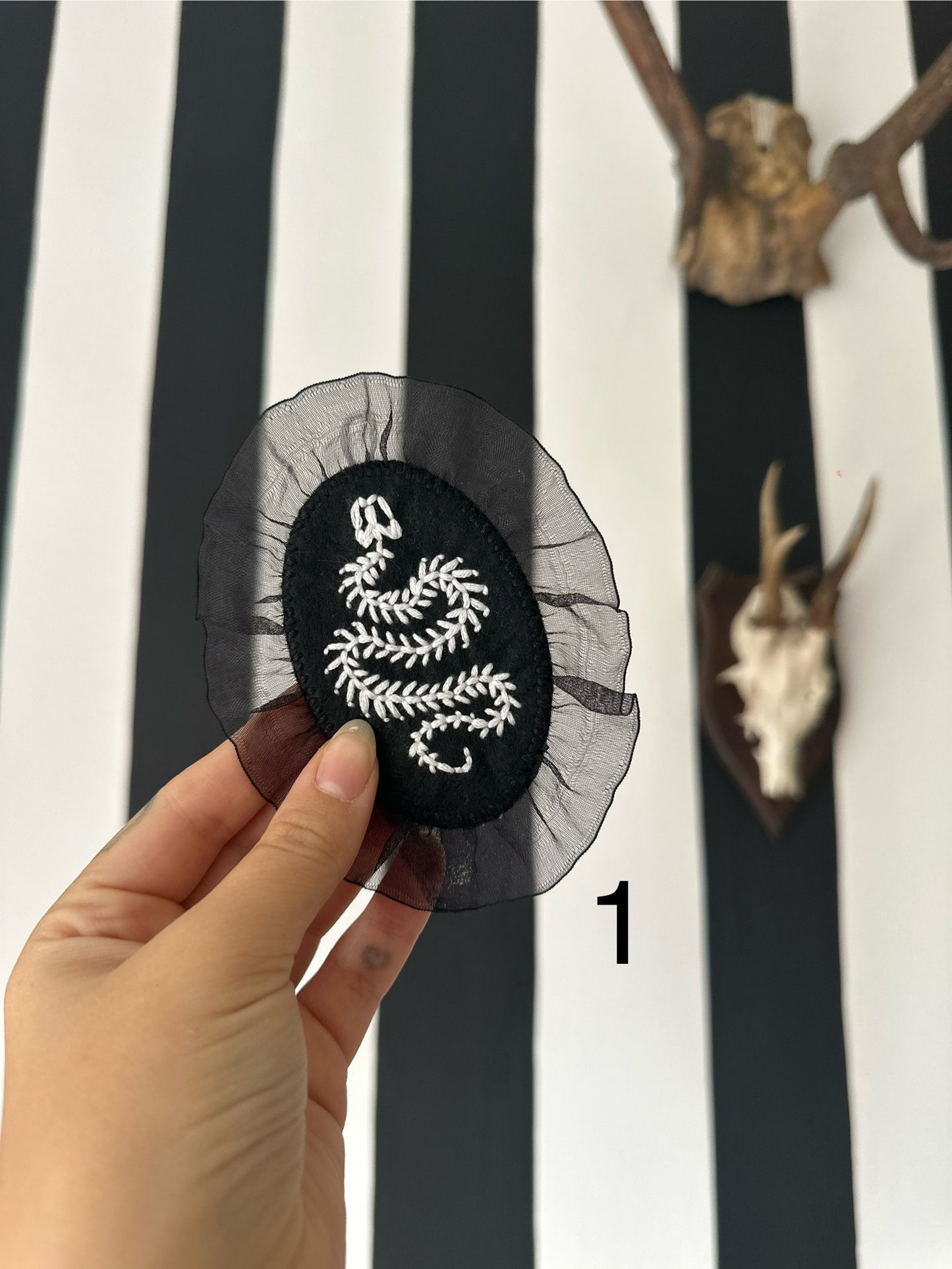 SMALL EMBROIDERED TAXIDERMY